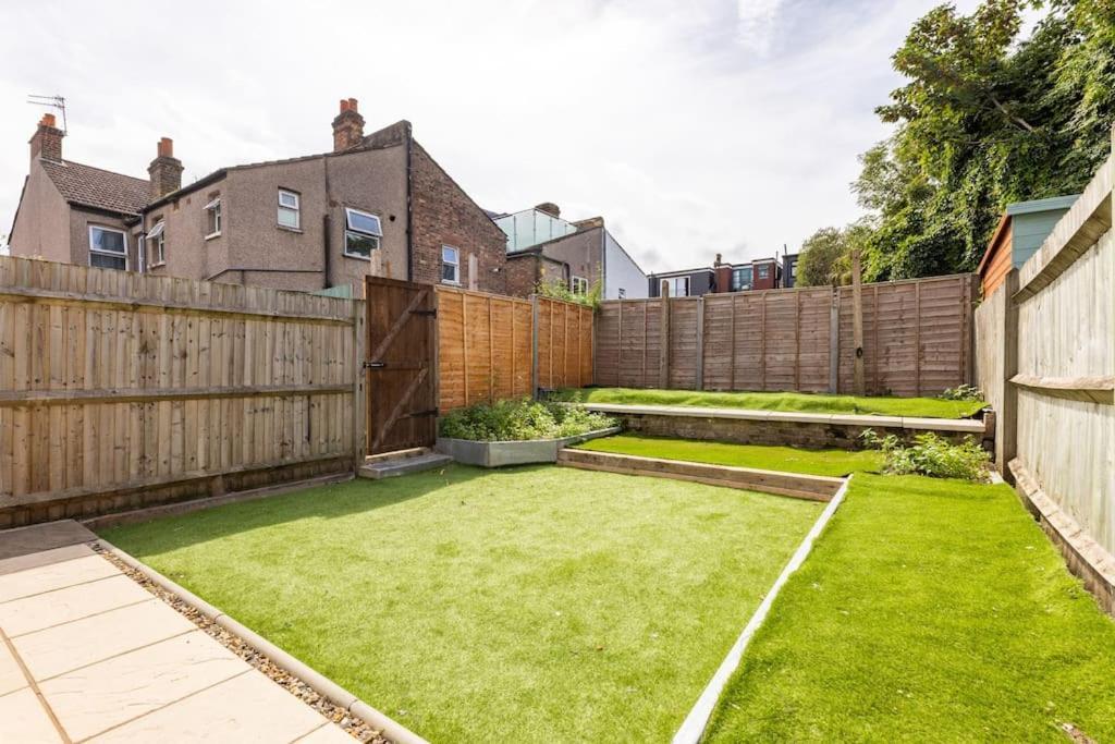 런던 Streatham 아파트 외부 사진